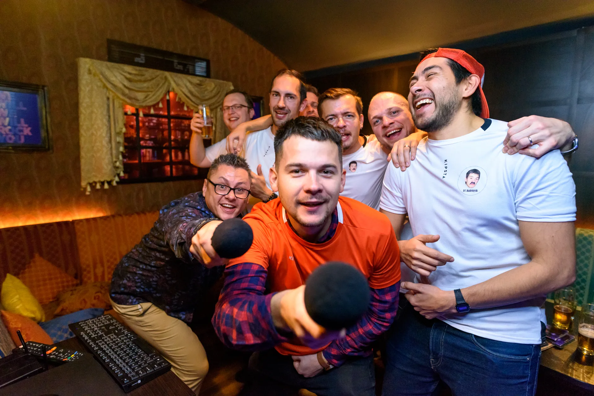 Gests enjoying a party at Simply33